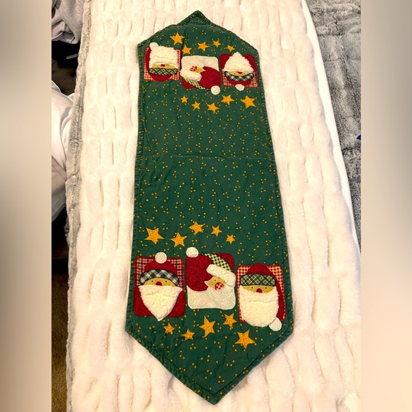 Christmas Table Runner - Picture 2 of 7